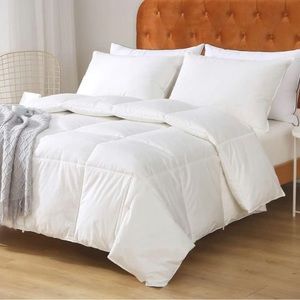 White king organic goose down comforter. NEW  never used